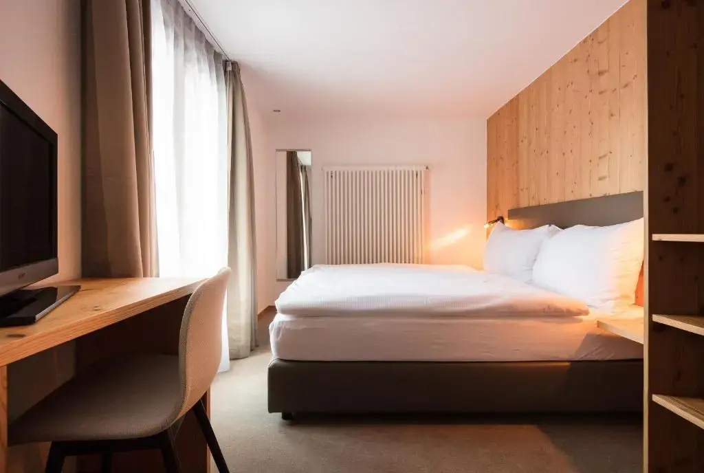 Double room (full double bed)
