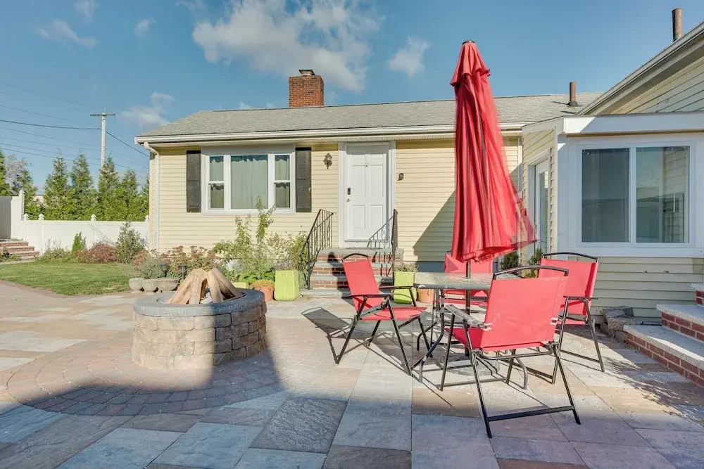 1 Mi to Downtown: Salem Vacation Rental!
