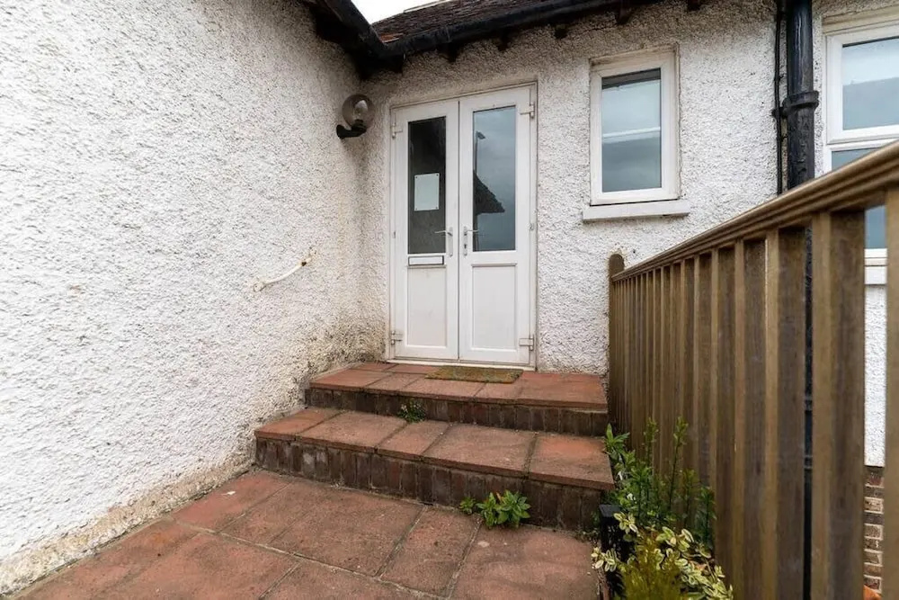 Host Stay Preston Park Apartment
