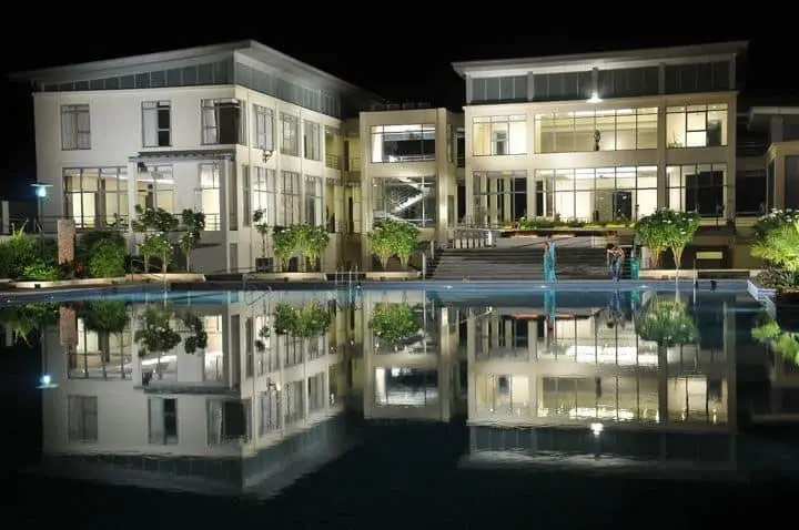 Mak Club And Resort