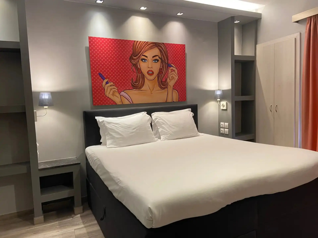 Standard Double room with park view (full double bed)