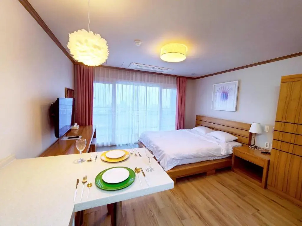 Superior Double room (full double bed)