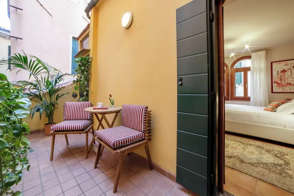 Standard room with balcony