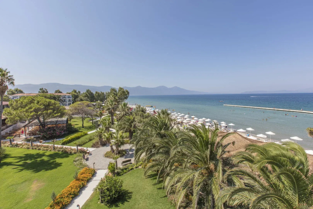 Beach & Waterfront