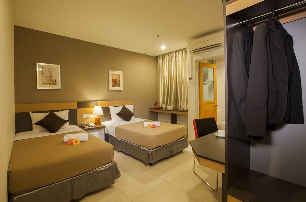 Leo Express Hotel