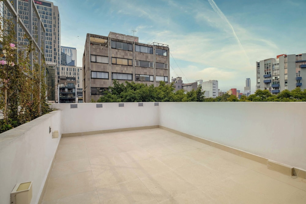 Brand New 2 BR Condo in Reforma - Queen Beds