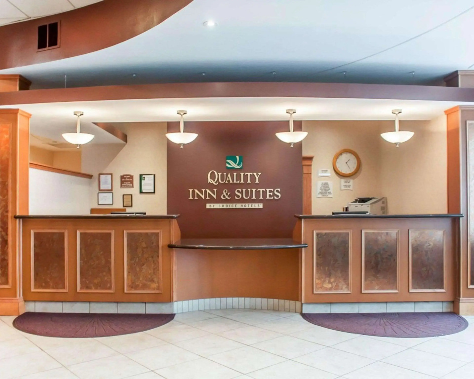Lobby & Reception