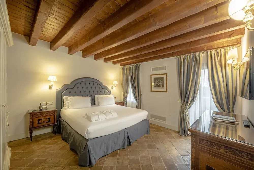Superior Garden Double room (full double bed)