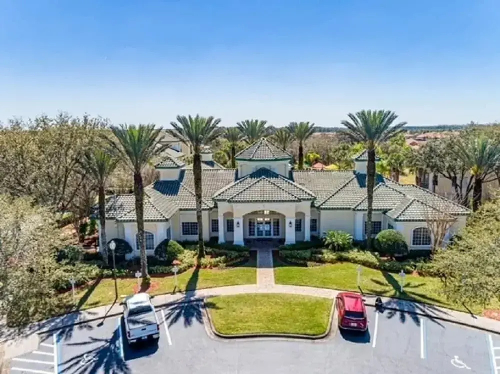 Cozy Condo Minutes Away From Disney