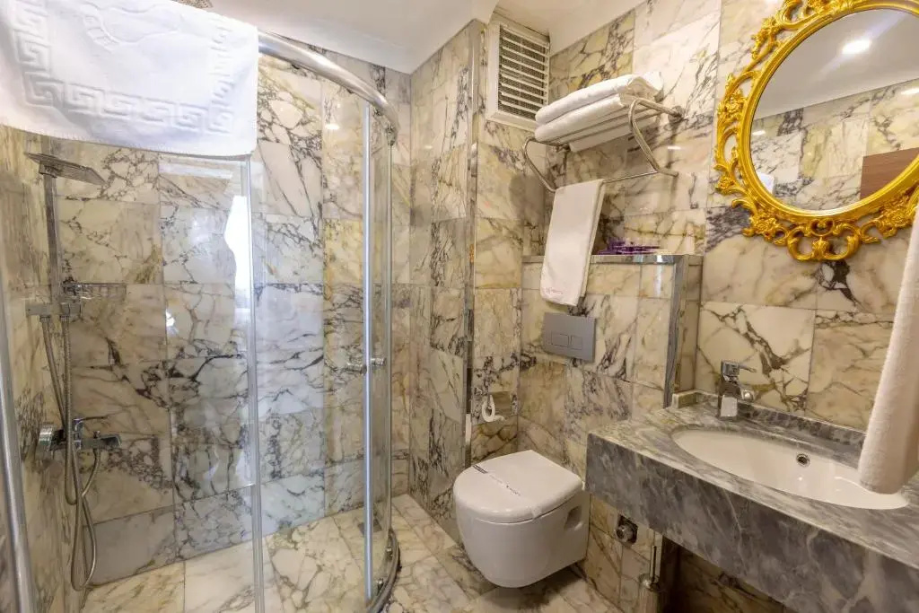 Deluxe Double room with sea view (full double bed)