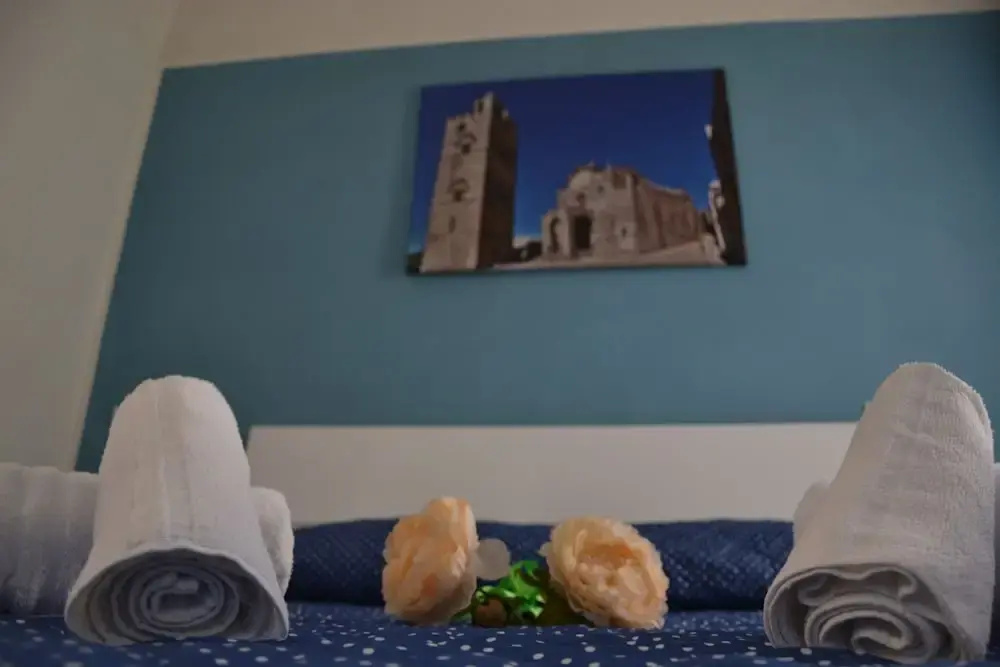 Deluxe Double room with city view (full double bed)