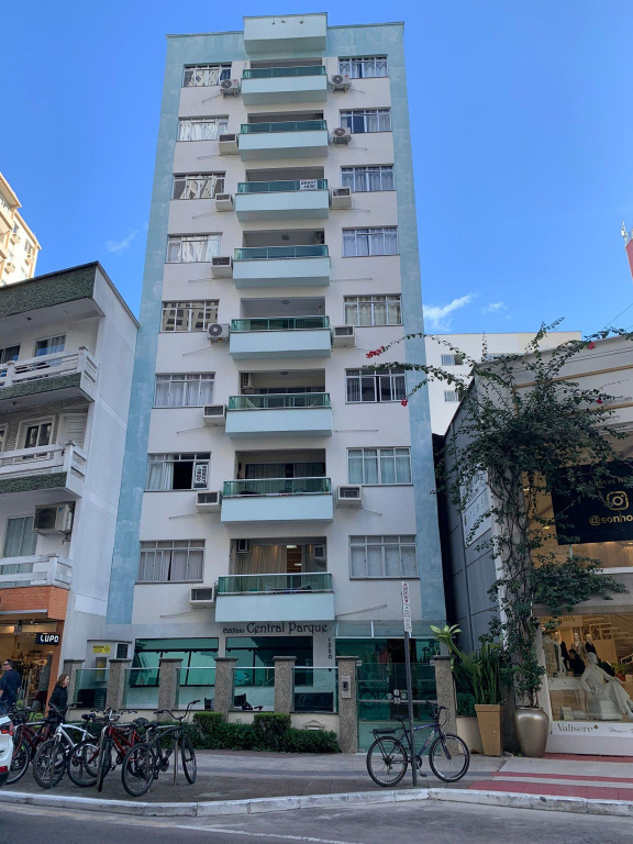 Apto Na Av Brasil Frente Ao Shopping,4min Da Praia