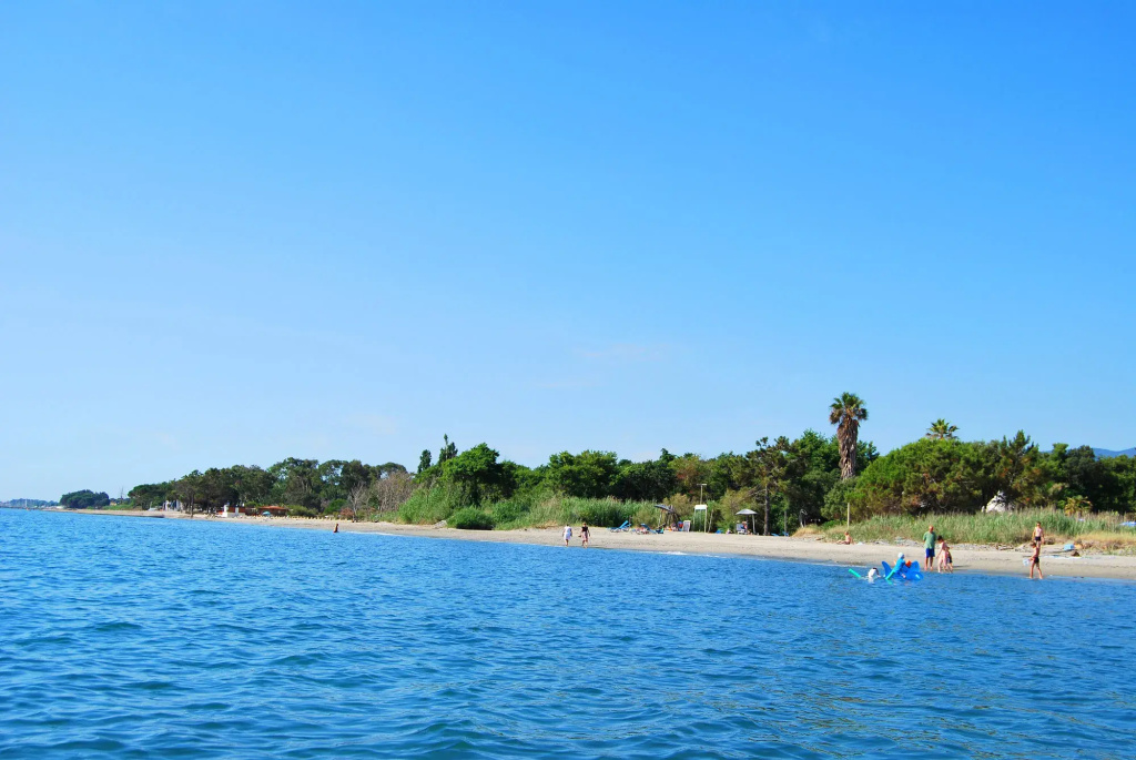 Beach & Waterfront