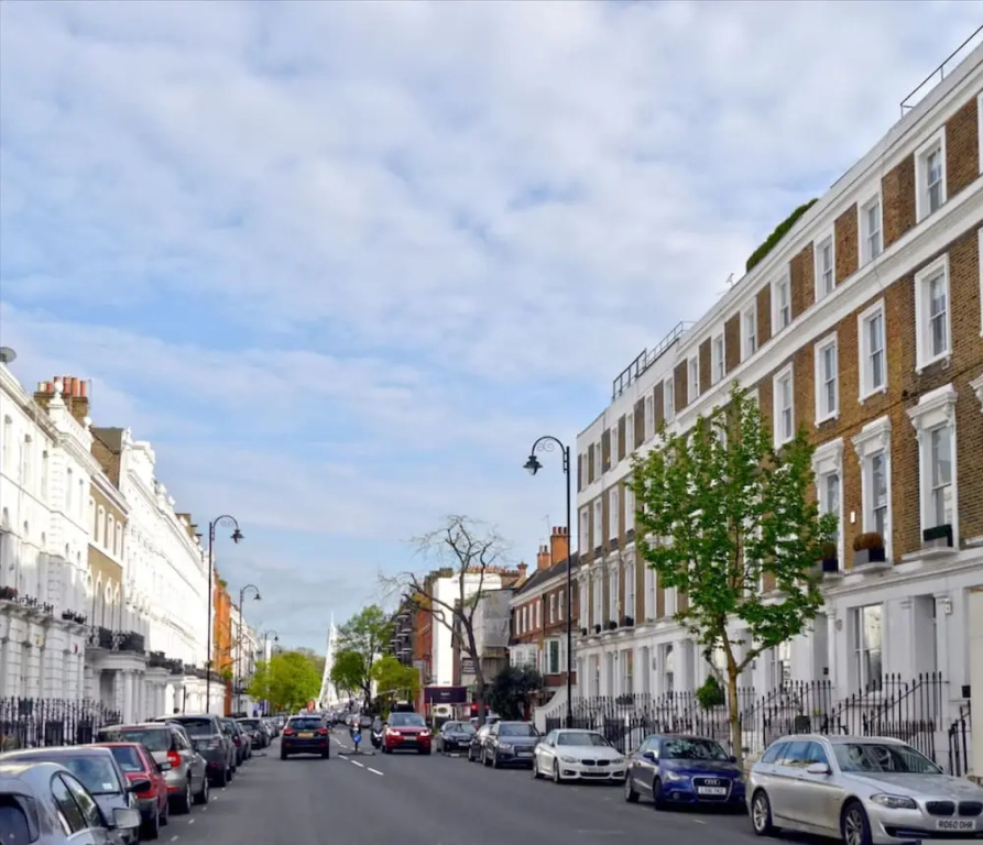 Cosy and Stylish Chelsea 2 Bedroom Flat
