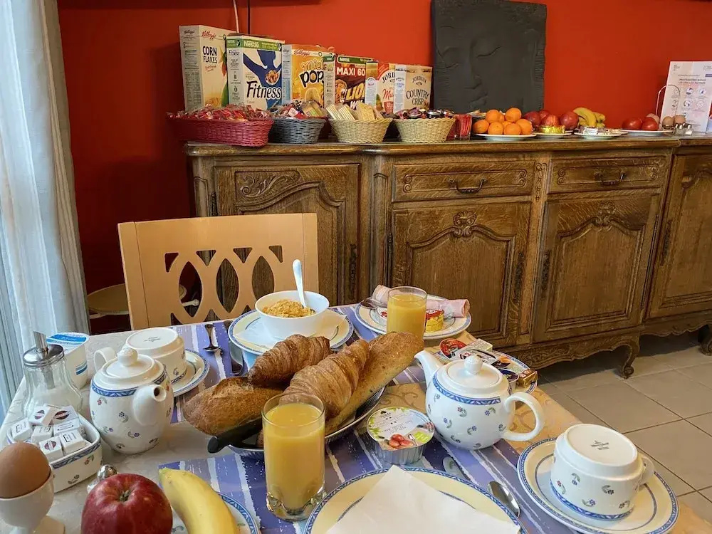 Contact Hôtel - Hôtel les Bleuets & SPA - Général