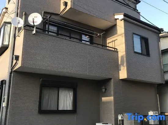 8 minutes walk from JR Nishikawaguchi; Wi-Fi free; maximum 9 family group warm welcome; loan cutting