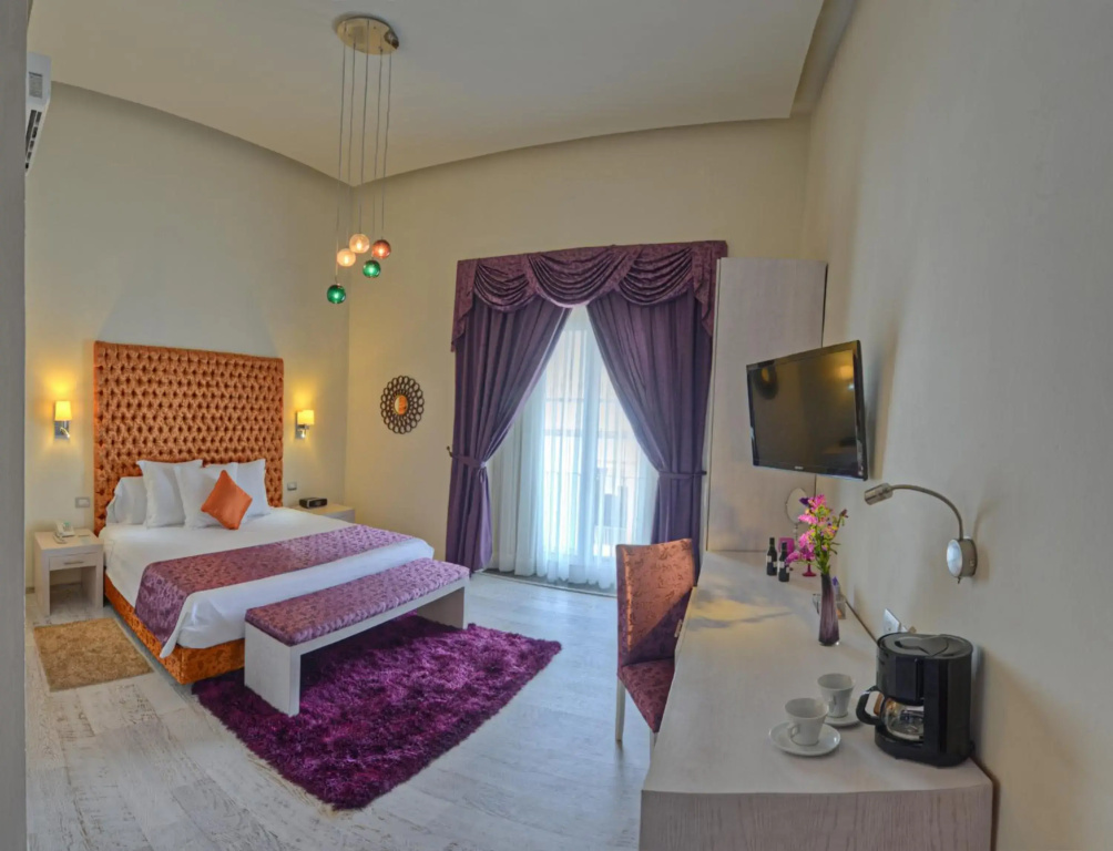 Hotel photo 12