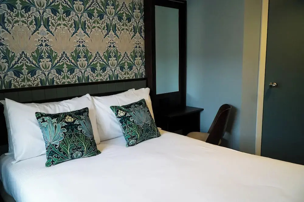 Comfort room
