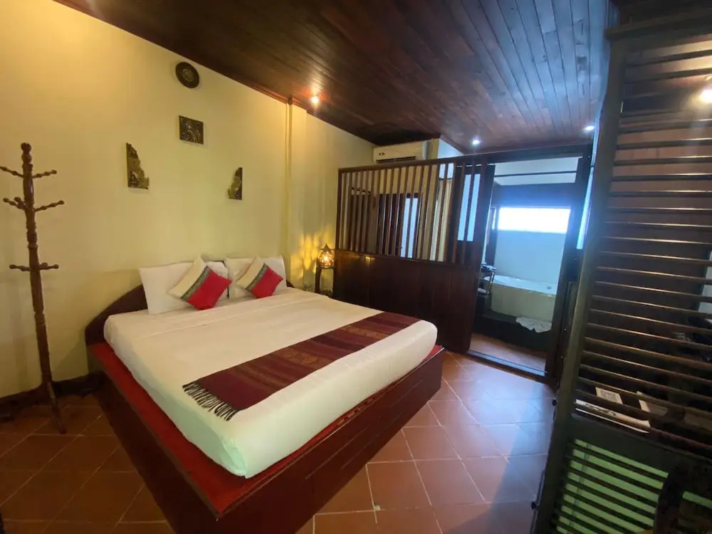 Deluxe Double room with pool view (full double bed)