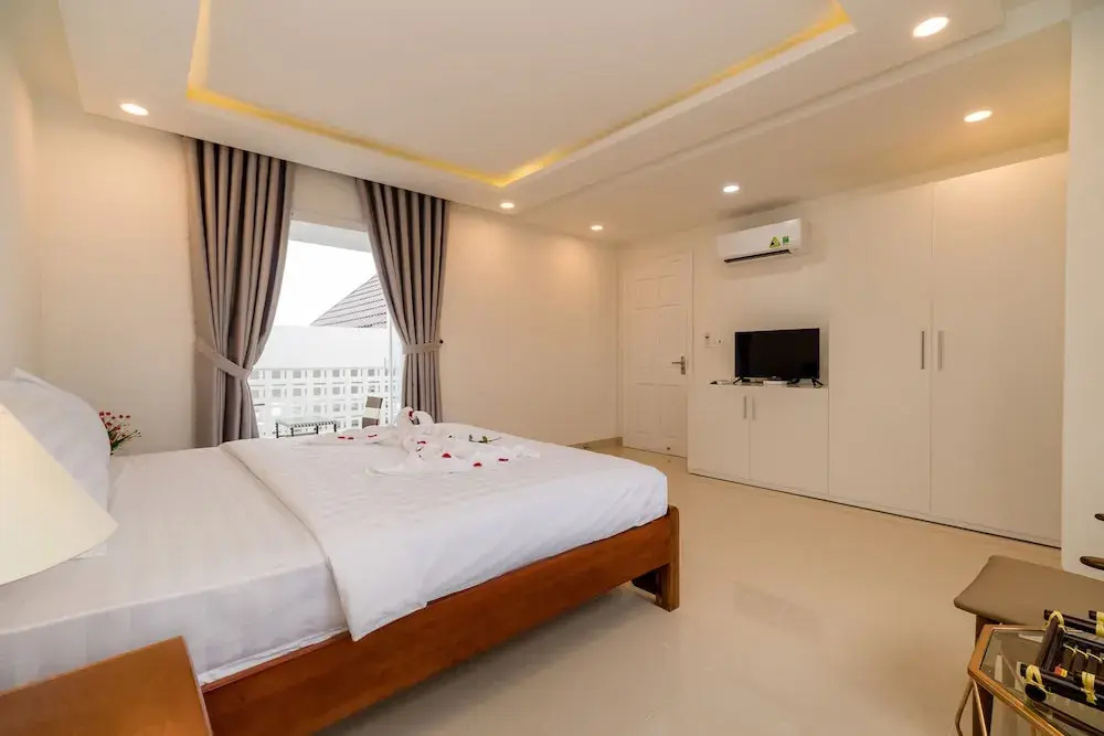 Deluxe Double room with balcony (full double bed)