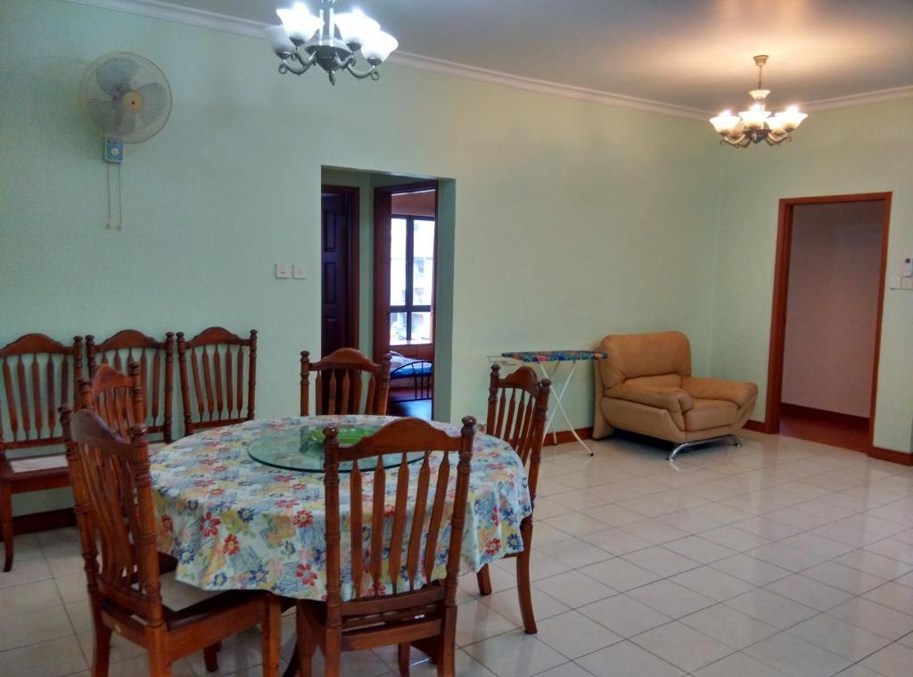 Nana Marina Court