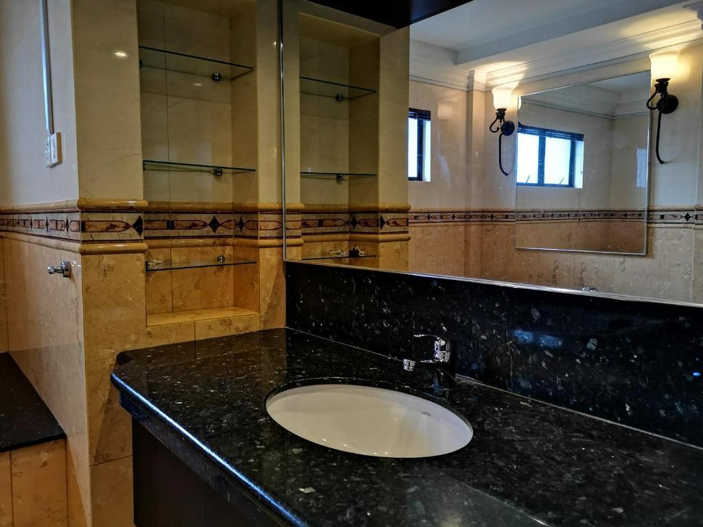 Marina Court Luxury Penthouse