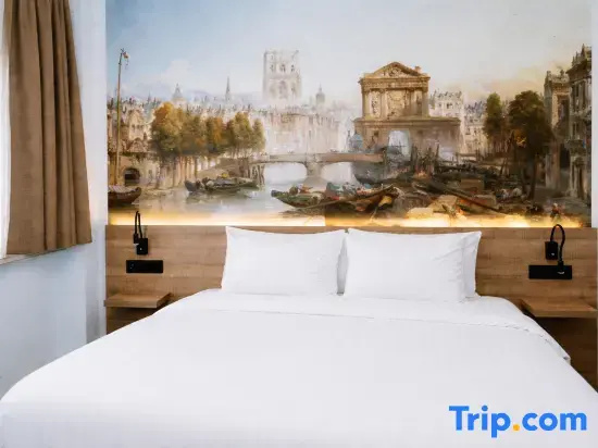 Standard room with city view