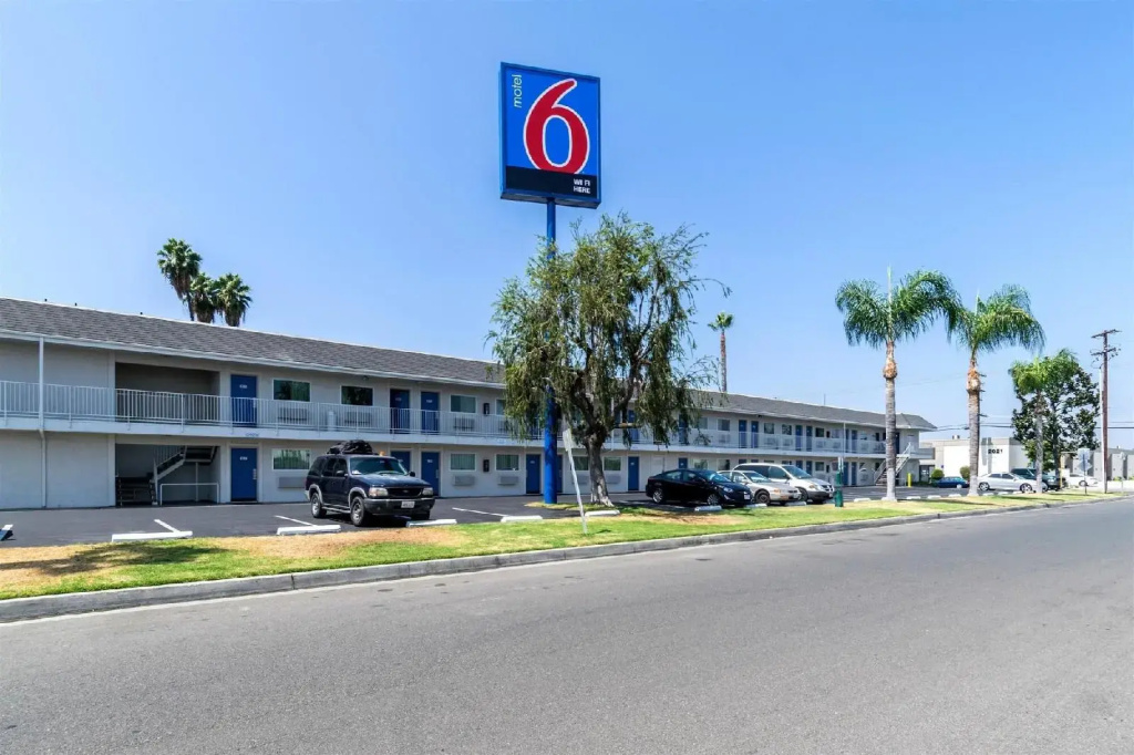 Motel 6 Anaheim, CA - Fullerton East