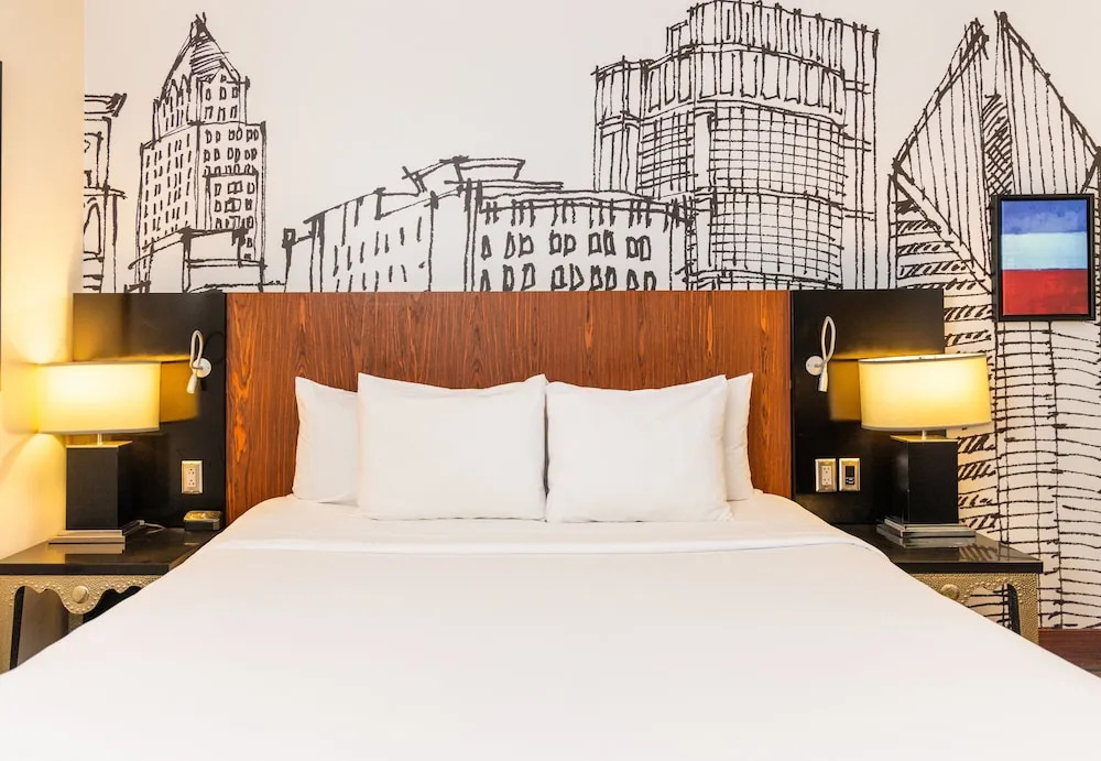 Double Suite with balcony (full double bed)