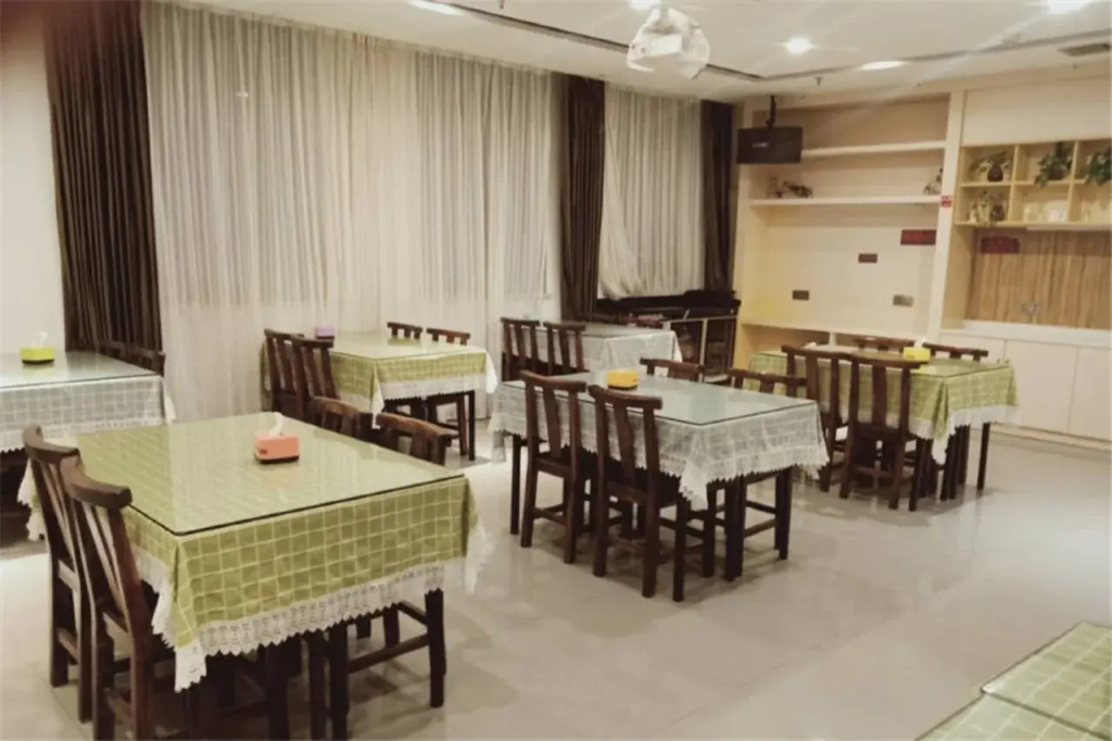 Food & Beverage