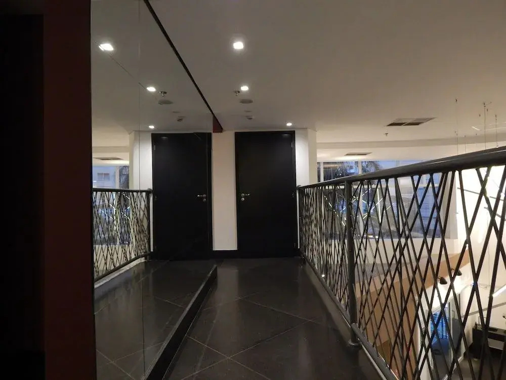 Lobby & Reception