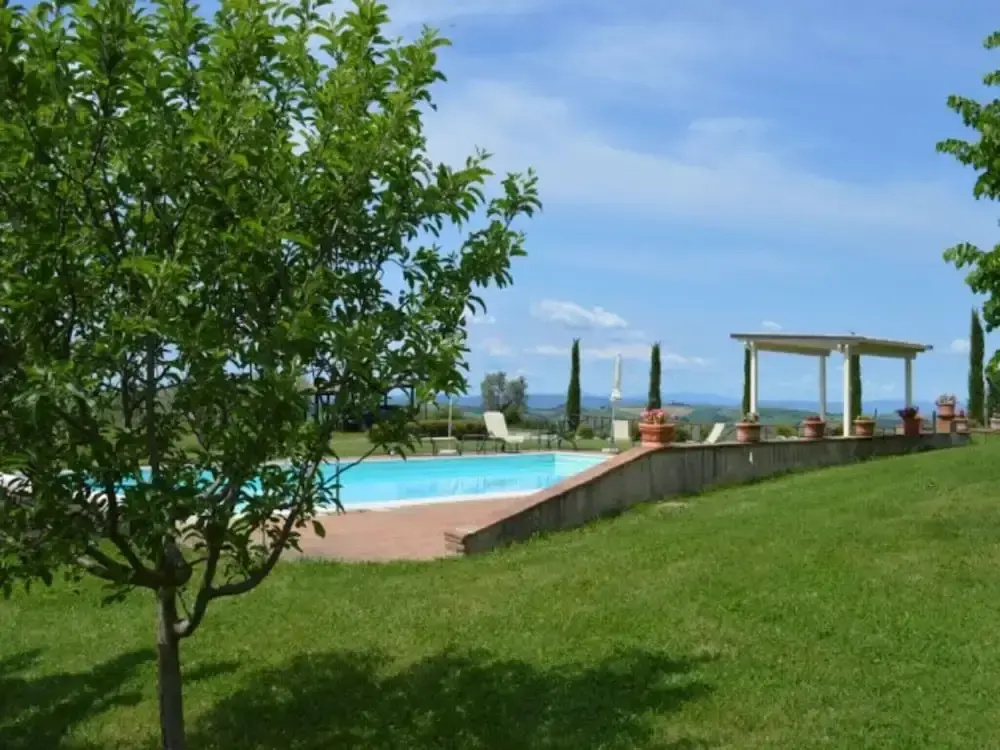 Charming Apartment With Pool and Countryside Views