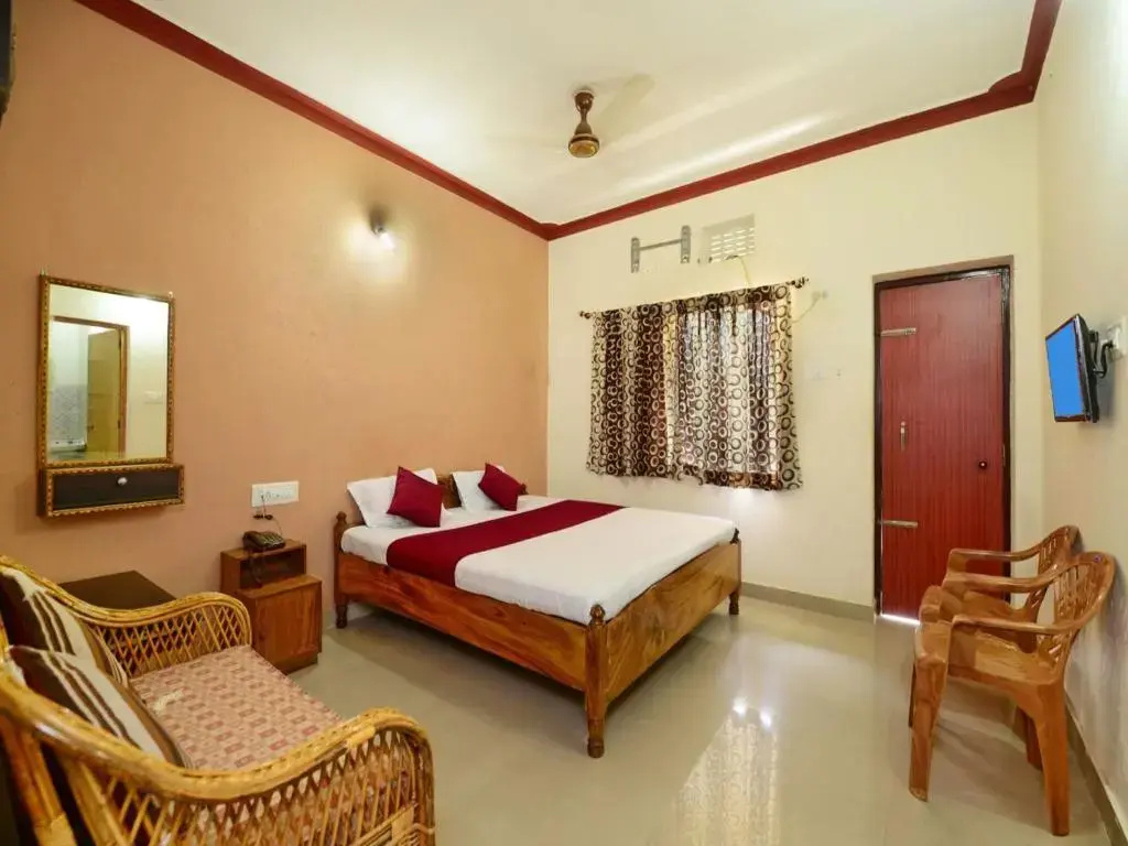 Deluxe Double room (full double bed)