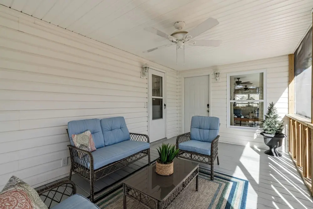 Decked Out Getaway Pine MTN Trail, Pet Friendly