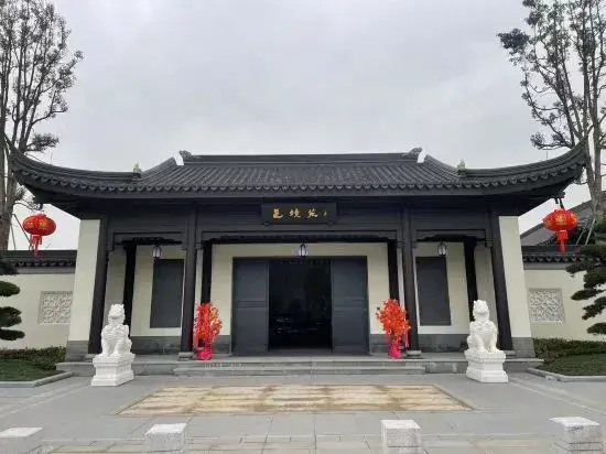 Grand Garden Hotel — фото