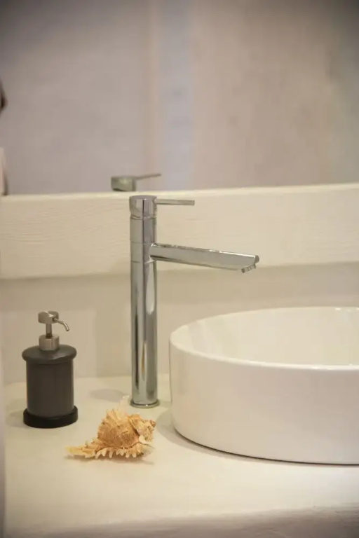 Deluxe Double room with balcony (full double bed)