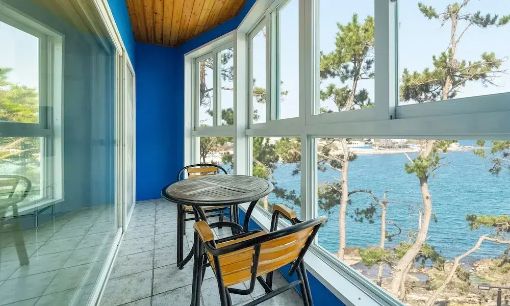 Balcony & Terrace