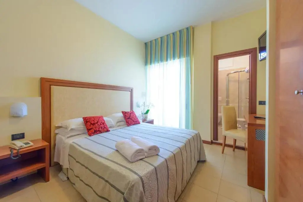 Double room beachfront (full double bed)