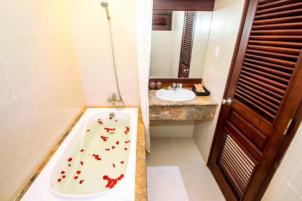 Romana Resort & Spa