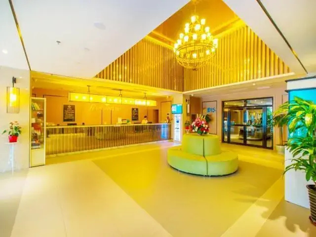 Lobby & Reception