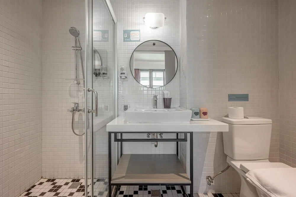 Comfort room