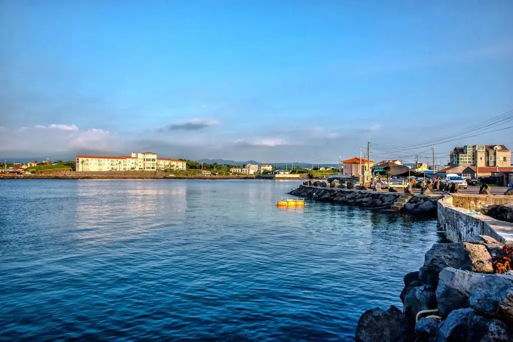 Beach & Waterfront