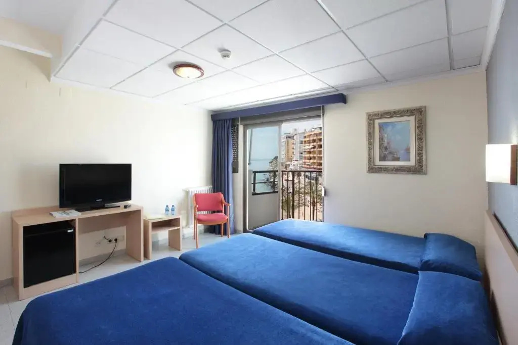 Standard Double room with partial sea view (full double bed)