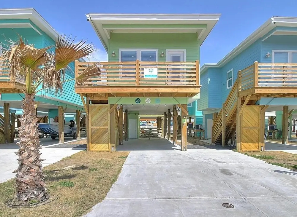Woodhaven Beach Club 2 Bedroom Bungalow by Redawning
