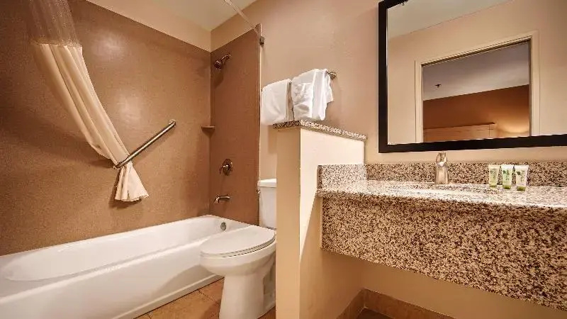 Double Suite with balcony (full double bed)