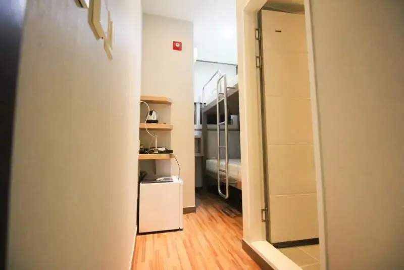 Economy Quadruple room (twin beds)