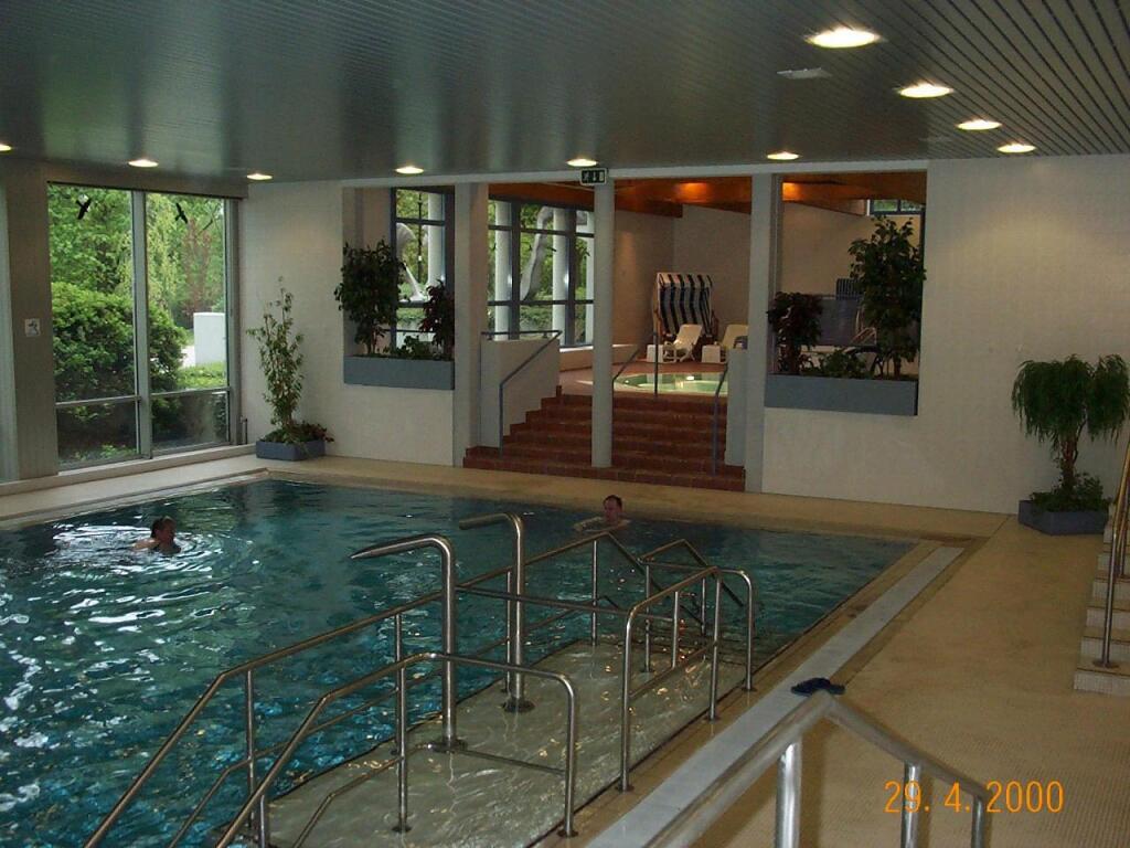 Kurpark-Hotel by null