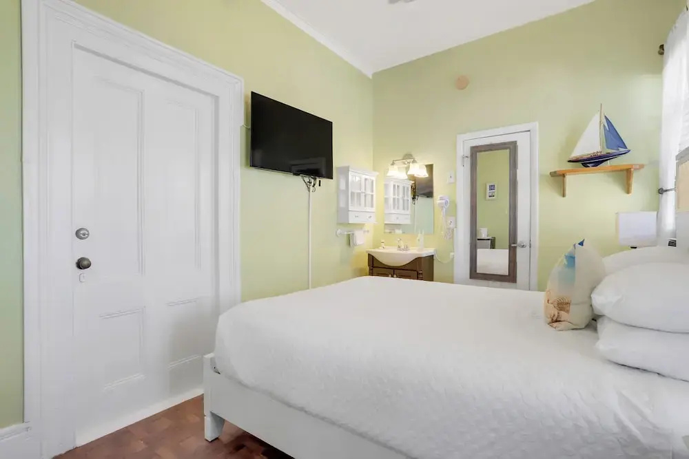 Economy Double room (full double bed)