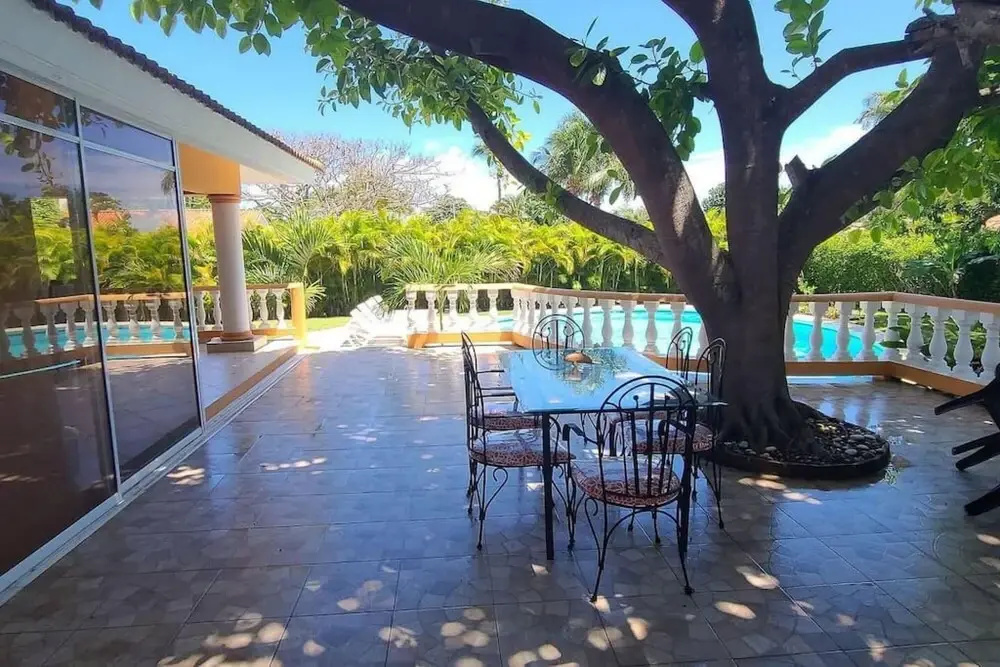 Great 4 Bedroom Getaway Villa With Large Private Pool