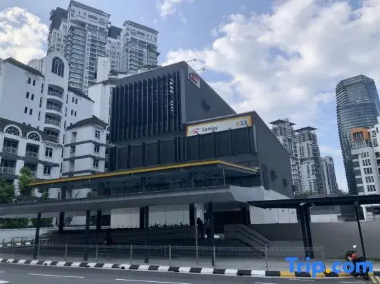 Eaton Residences by Romeo Bnb